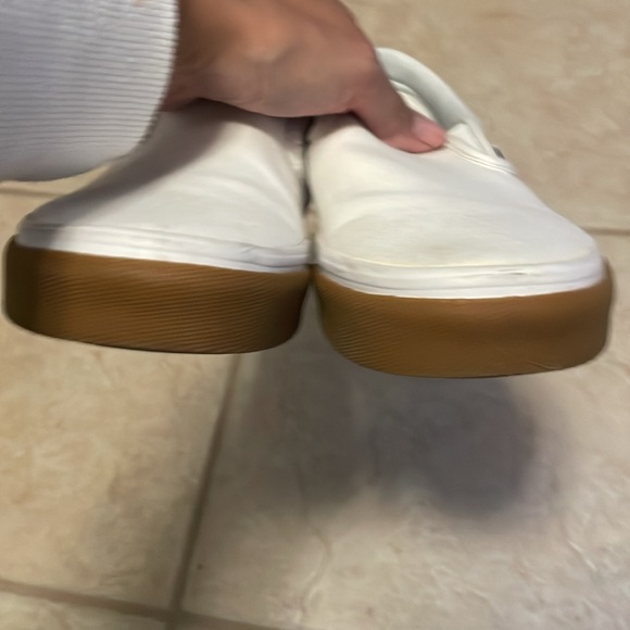 Vans - Picture 8 of 13